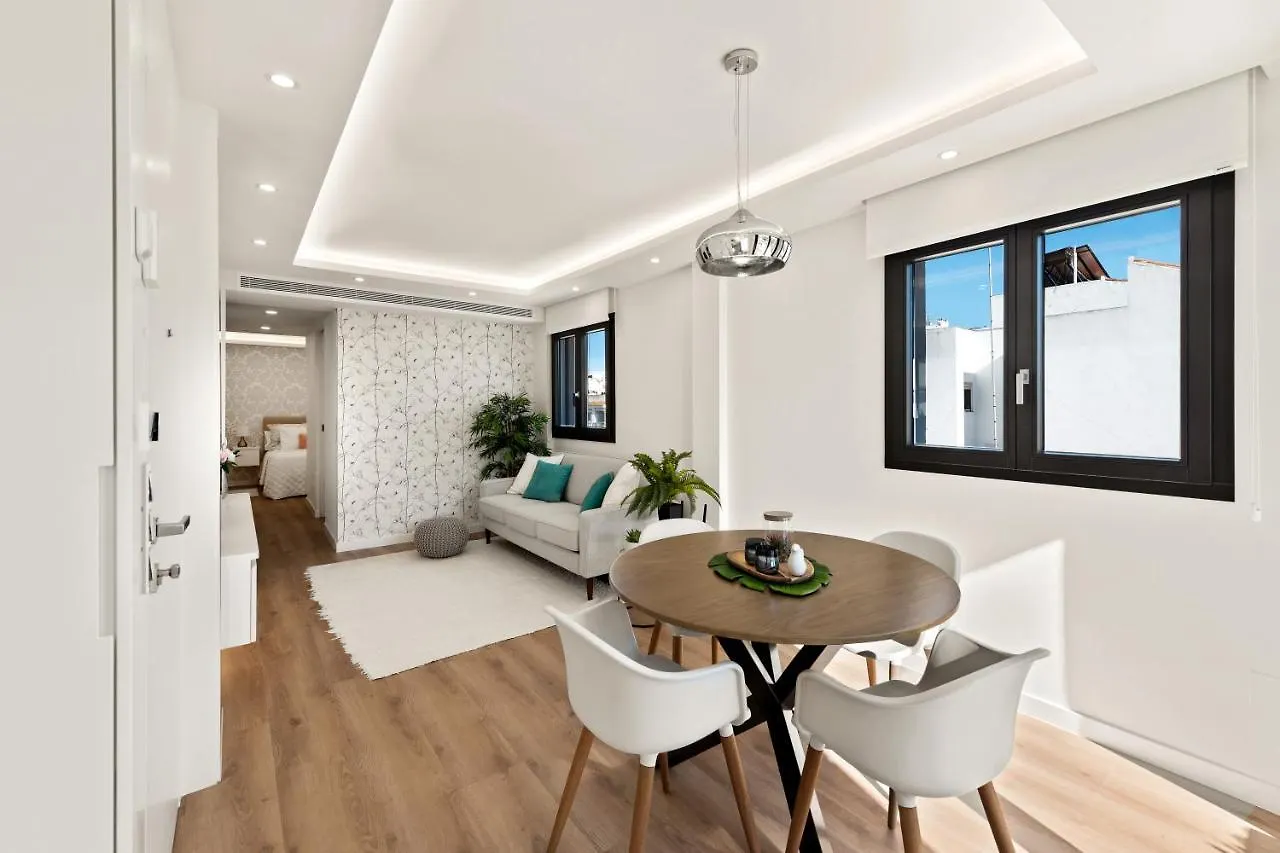 Sunny Modern Apartment Perfect Located 埃斯特波纳